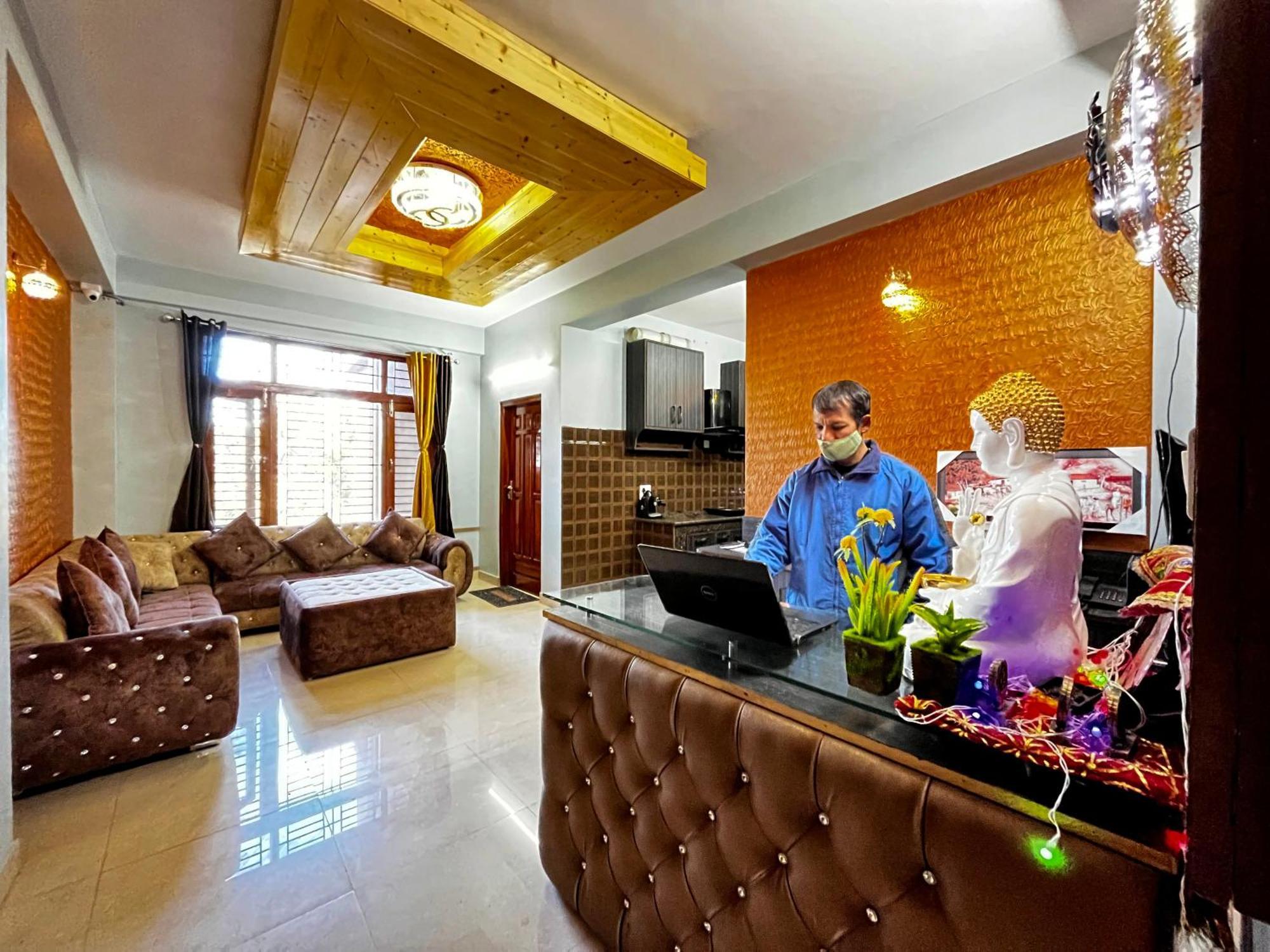 Puri'S Bnb Shimla Exterior photo